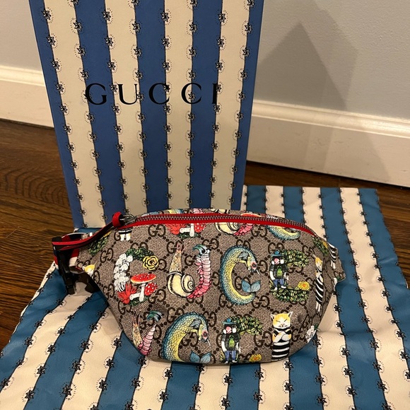 Gucci Handbags - Gucci kids belt bag in like new condition.
